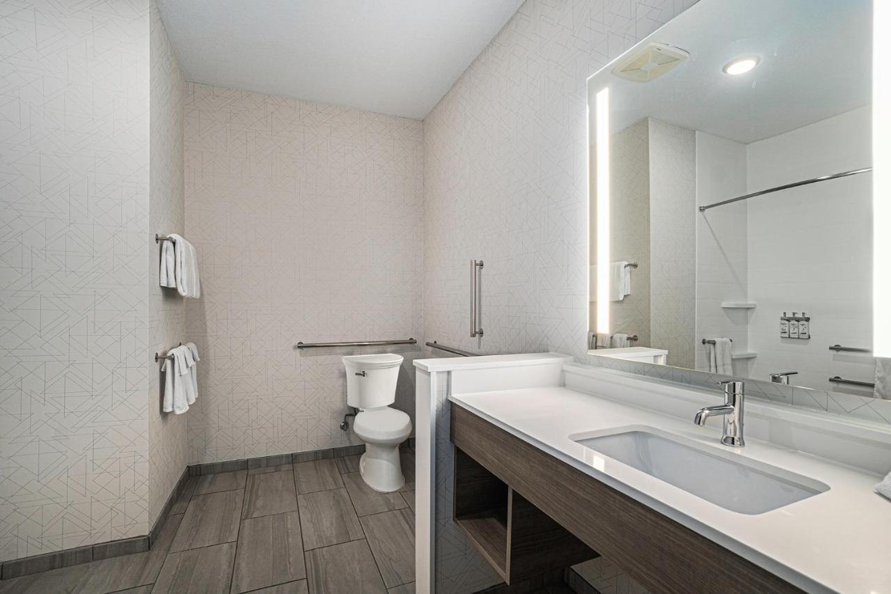 Holiday Inn Express Fremont By Ihg Экстерьер фото