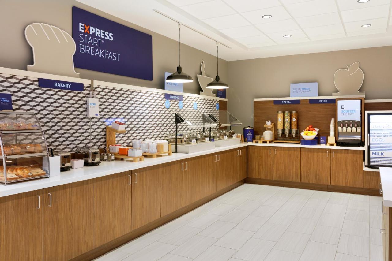 Holiday Inn Express Fremont By Ihg Экстерьер фото