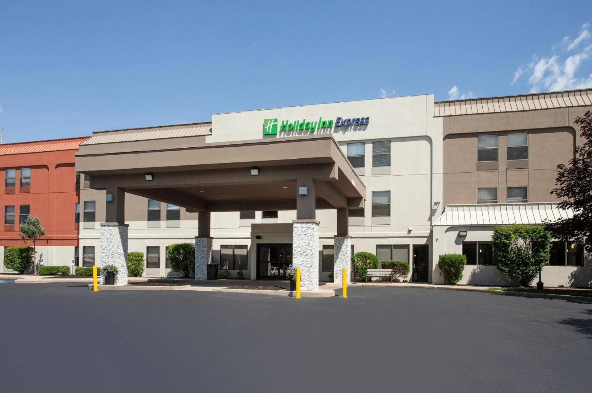 Holiday Inn Express Fremont By Ihg Экстерьер фото