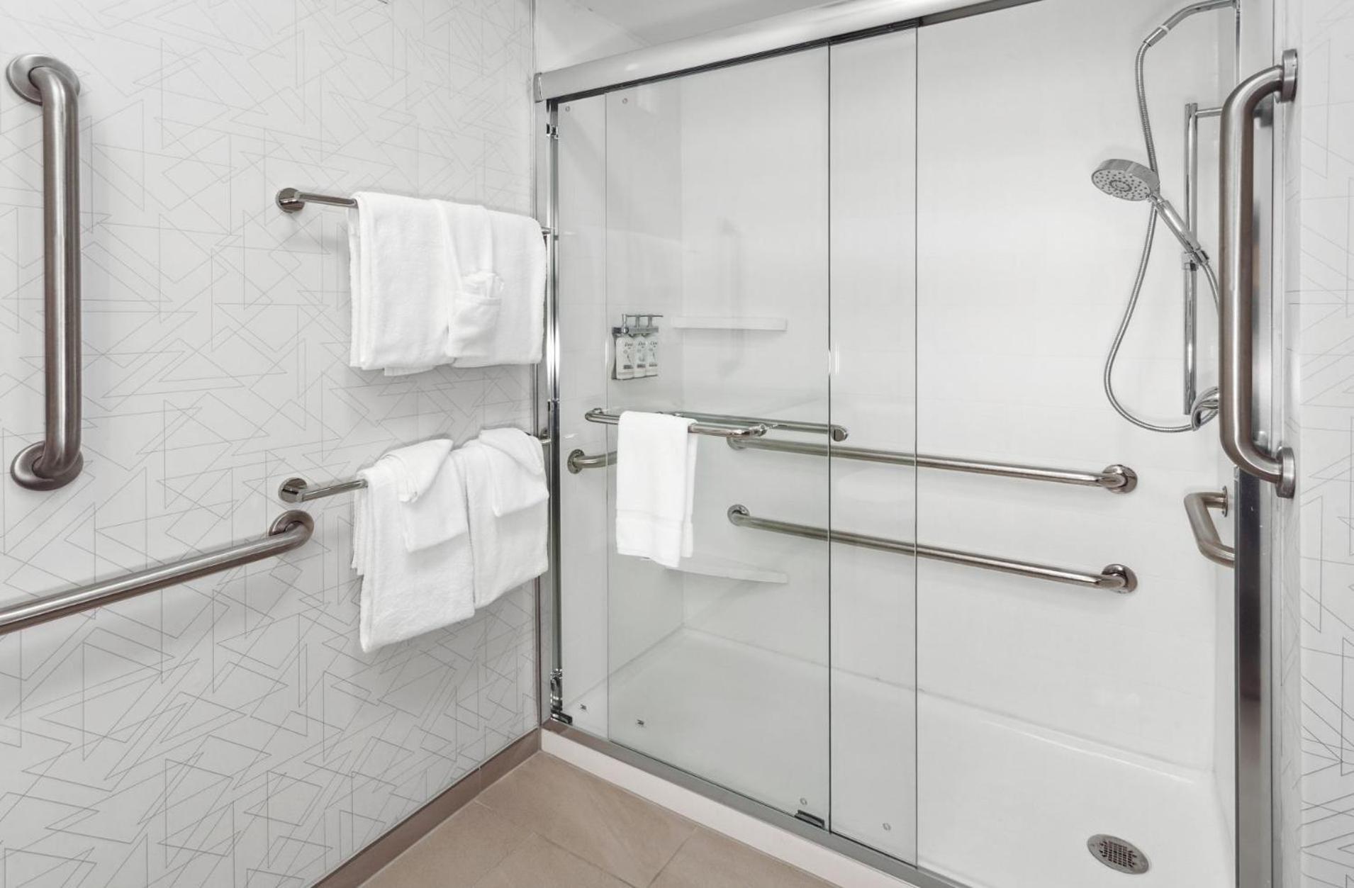 Holiday Inn Express Fremont By Ihg Экстерьер фото