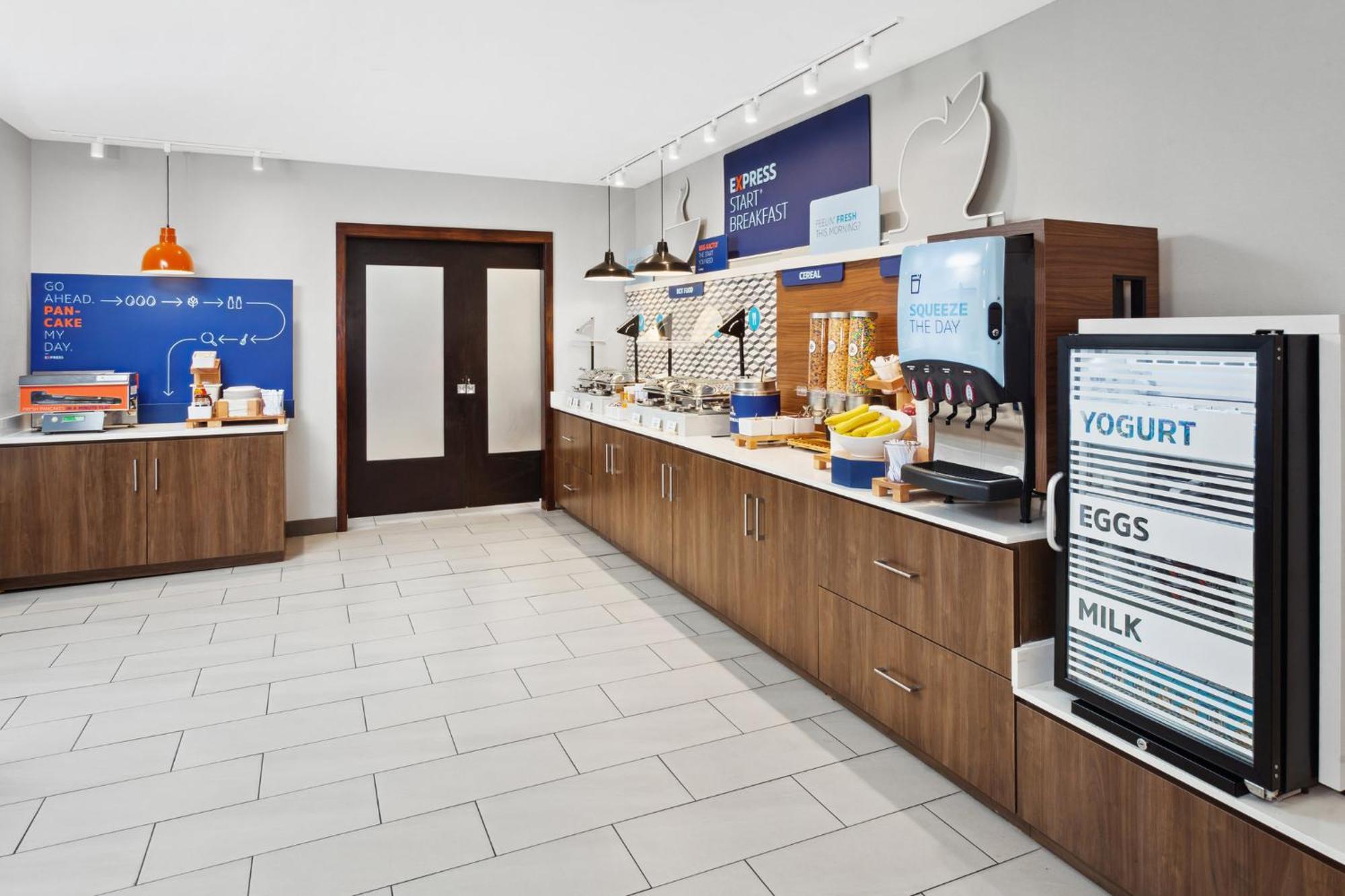 Holiday Inn Express Fremont By Ihg Экстерьер фото